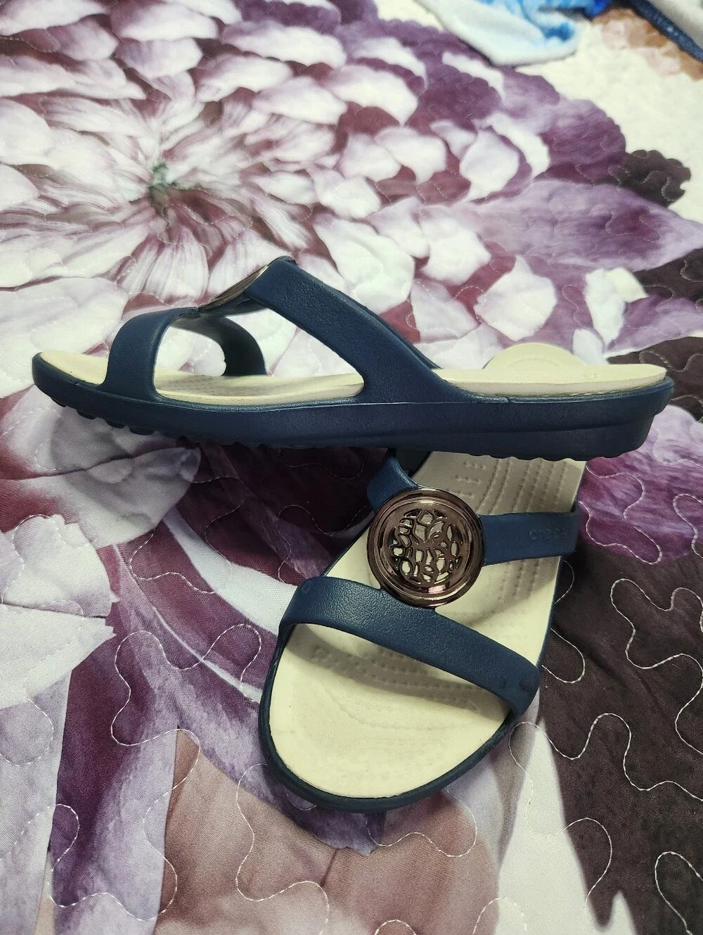 Crocs Sanrah Beveled Circle Wedge Sandals Size 7